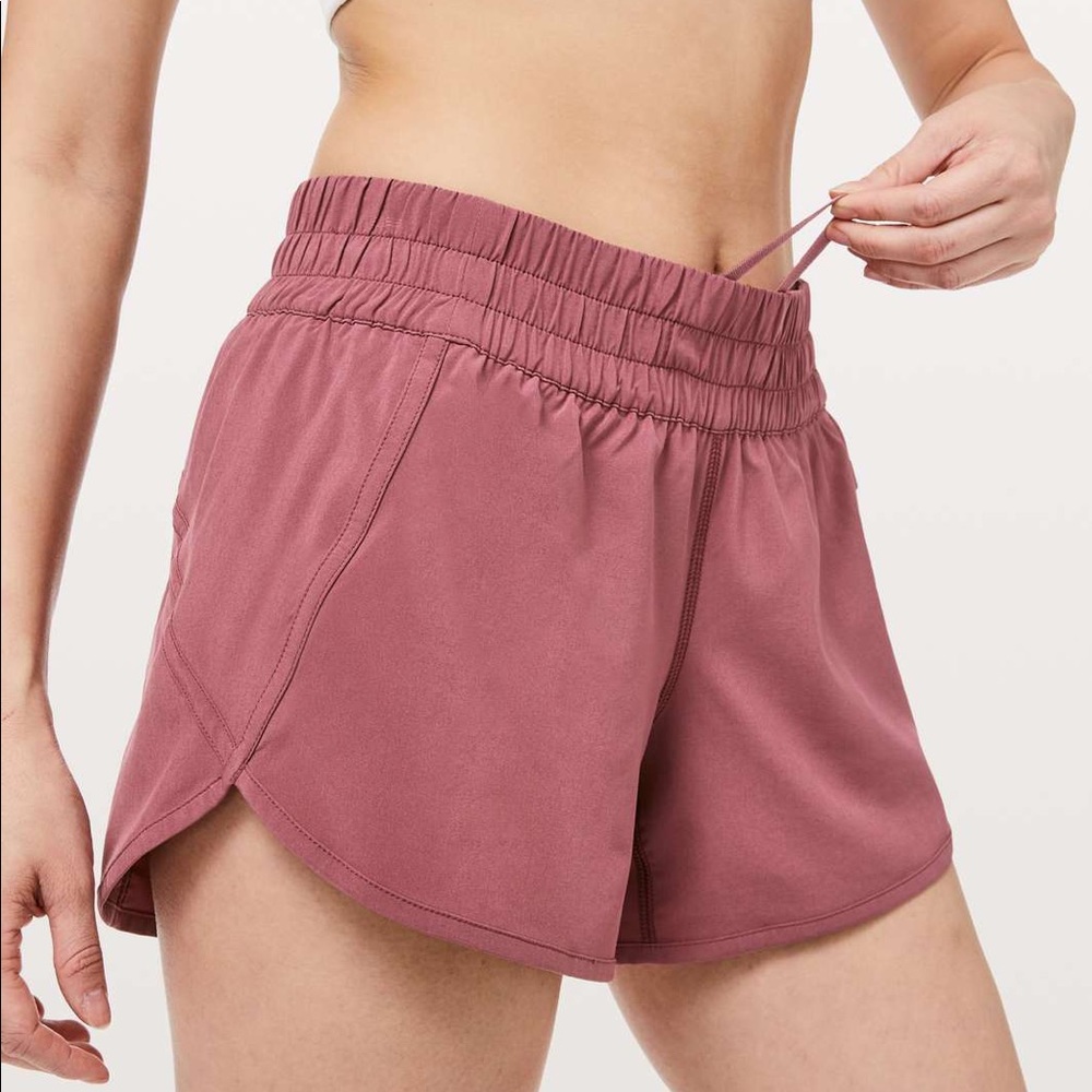 Lululemon Tracker short 4”